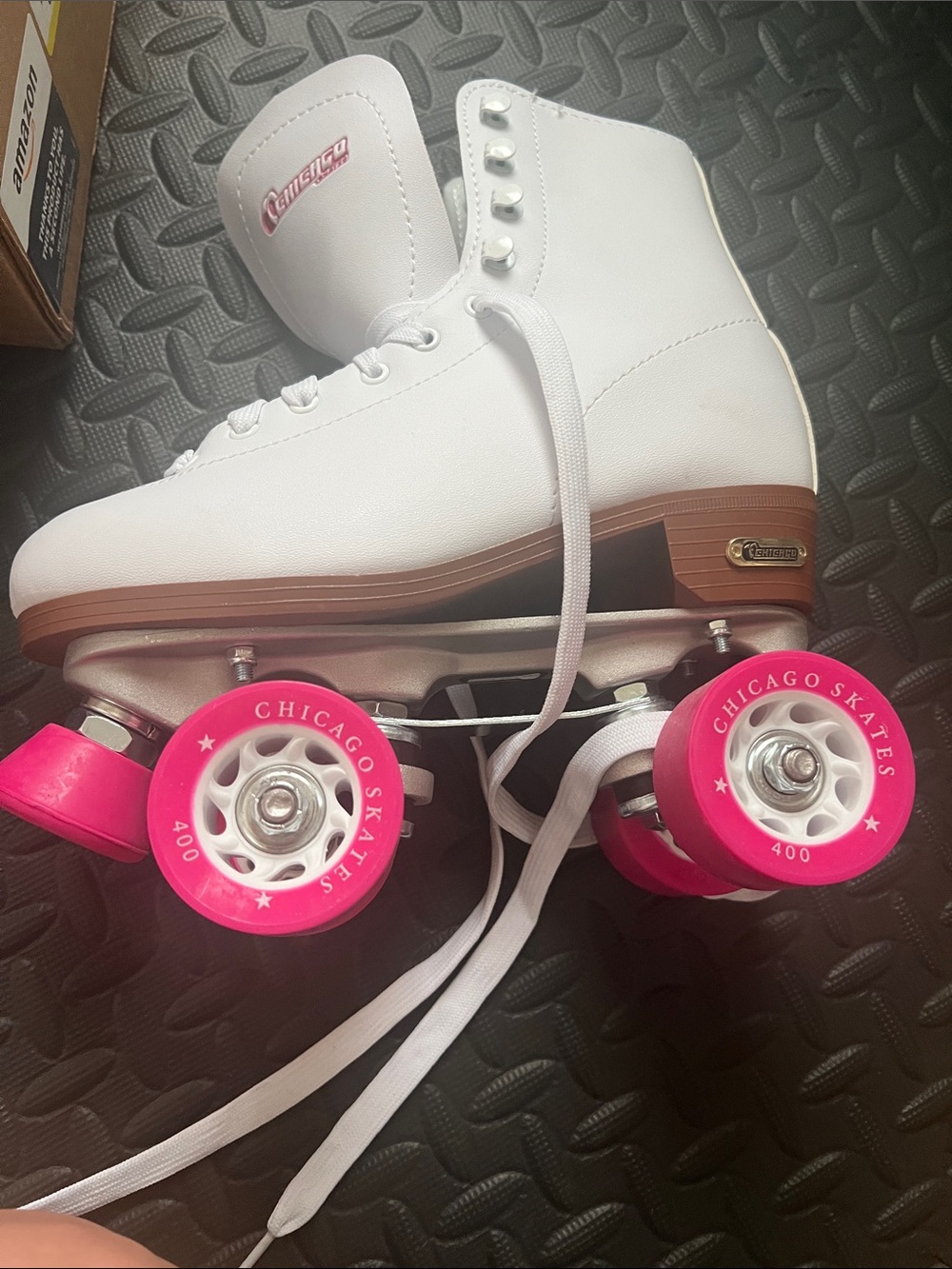 #2759**White Roller Skates with Hot Pink Wheels - Picture 5 of 17